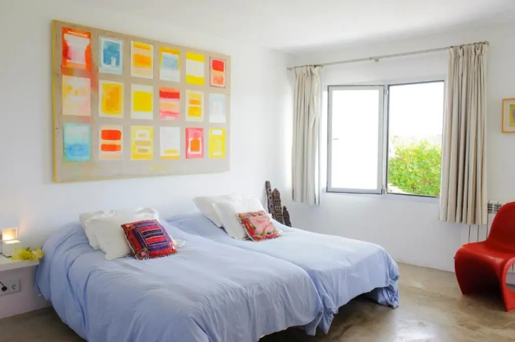 4 Bedrooms Cottage