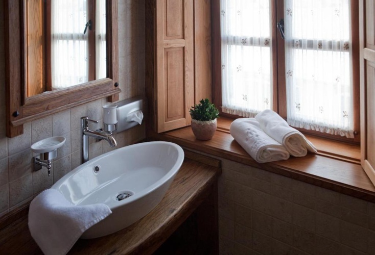 Standard Triple room with view