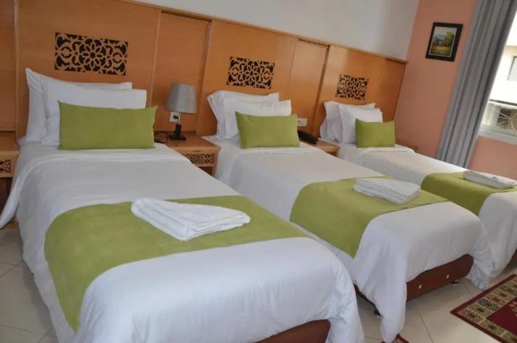 Standard Triple room
