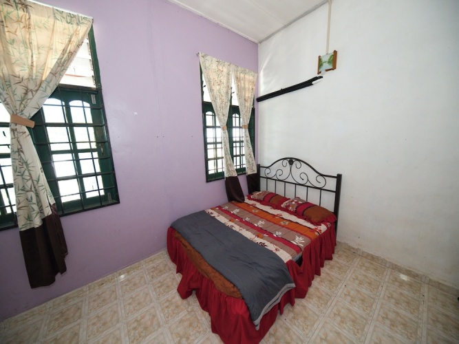 4 Bedrooms Apartment