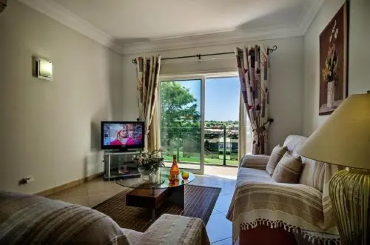 44 Fairviews Village Boavista