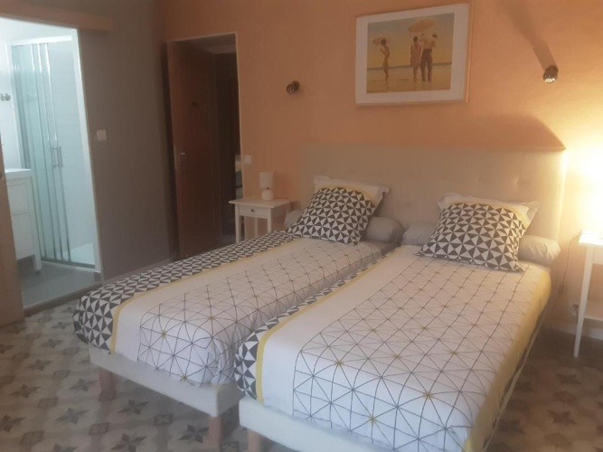 Standard Twin room