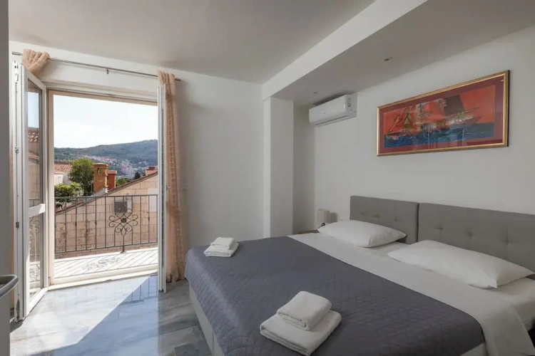 1 Bedroom Apartment with balcony