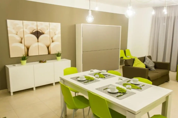 2 Bedrooms Apartment