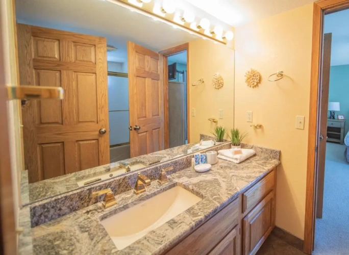 3 Bedrooms Apartment