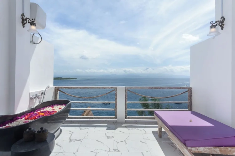 Suite with ocean view