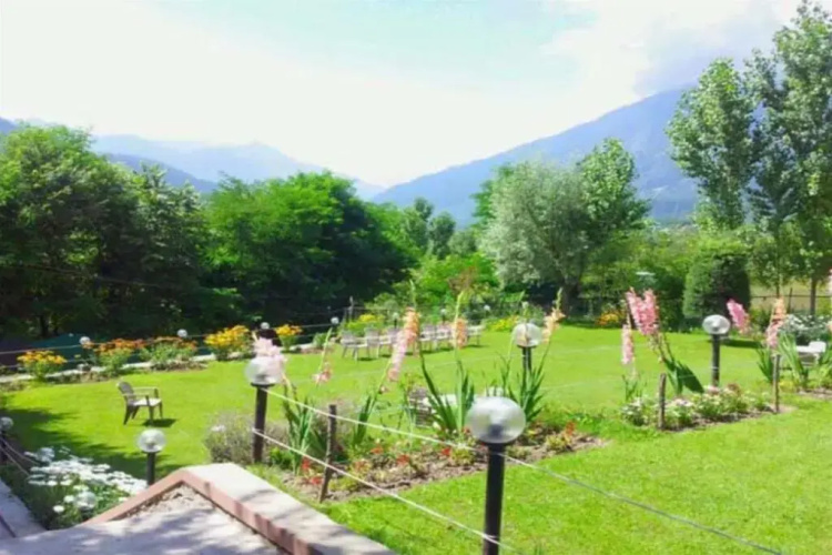Forest Hill Resort