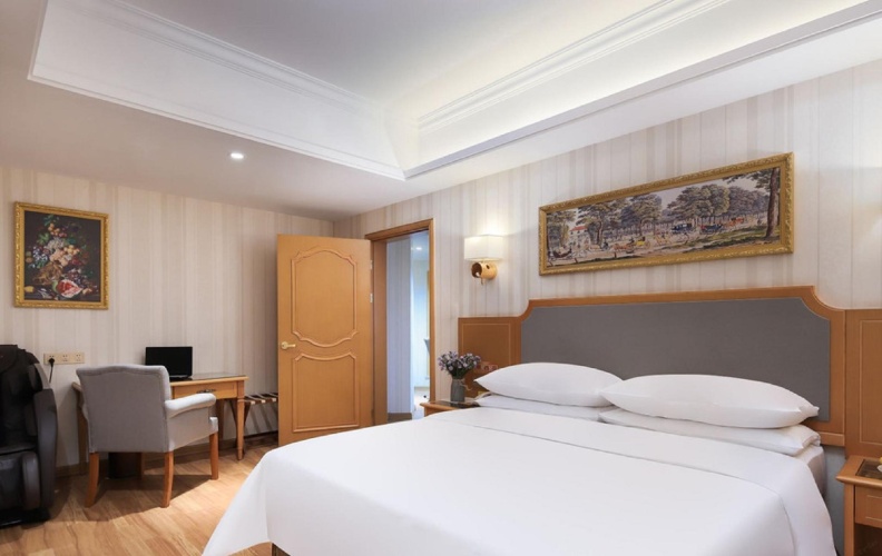 Deluxe Suite