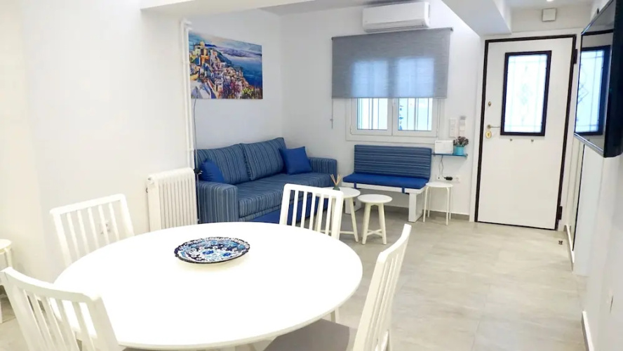 Cycladic Style Apt in Athens