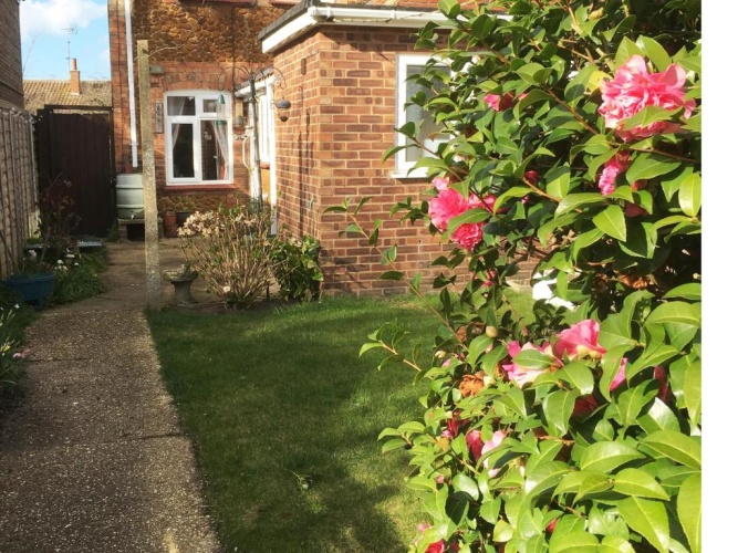 2 Bedrooms Cottage