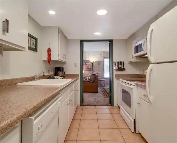 2 Bedrooms Apartment