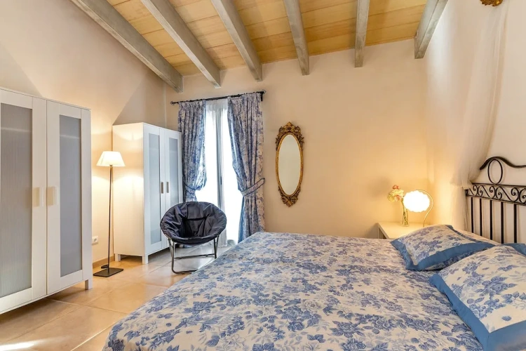 2 Bedrooms Villa