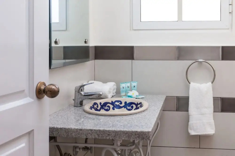B102 - A Hidden Gem on Los Corales Beach - 2br