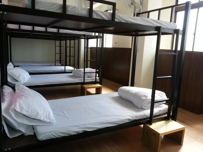 Aquarium Hostel