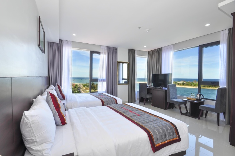 Deluxe Twin room with city view