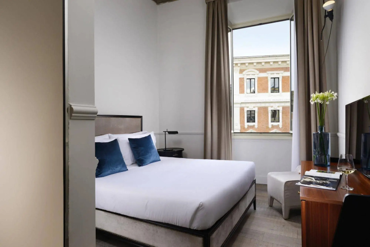 Gens Luxury Suites