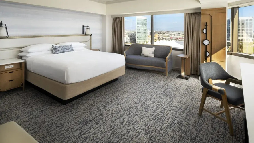 Corner Double room with bay view