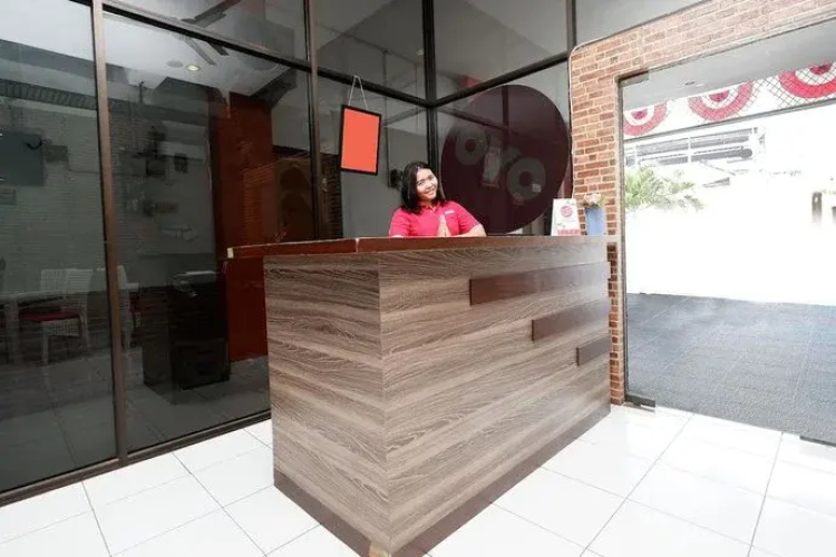 Super OYO 1251 Residence 8