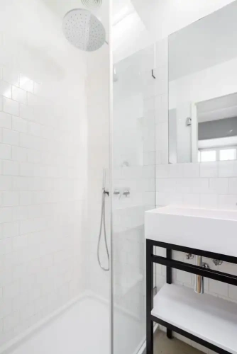 3 Bedrooms Apartment