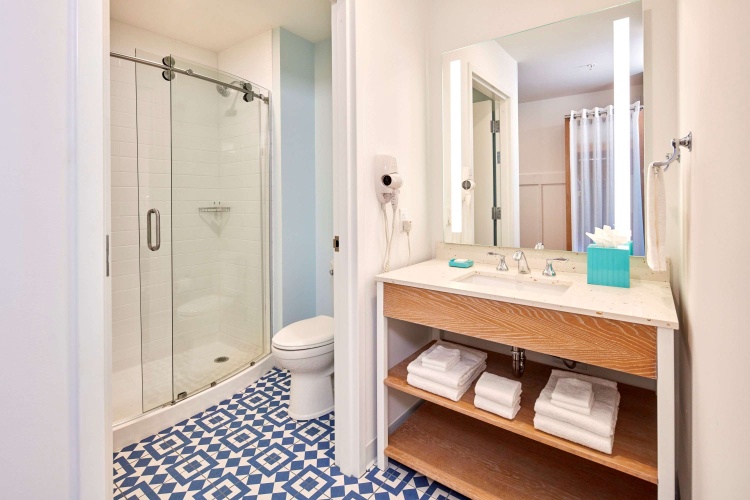 Universal's Endless Summer Resort - Surfside Inn & Suites photo 10