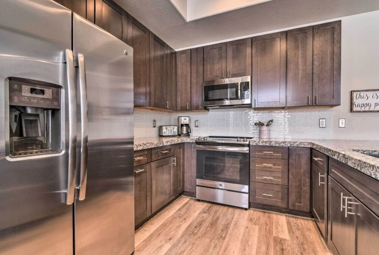 3 Bedrooms Apartment