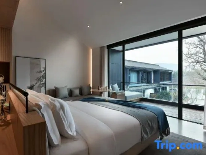 Standard Double room with balcony and with view