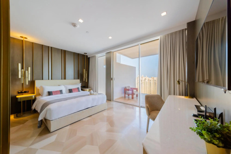 DXB - Five - 41006 - PJ