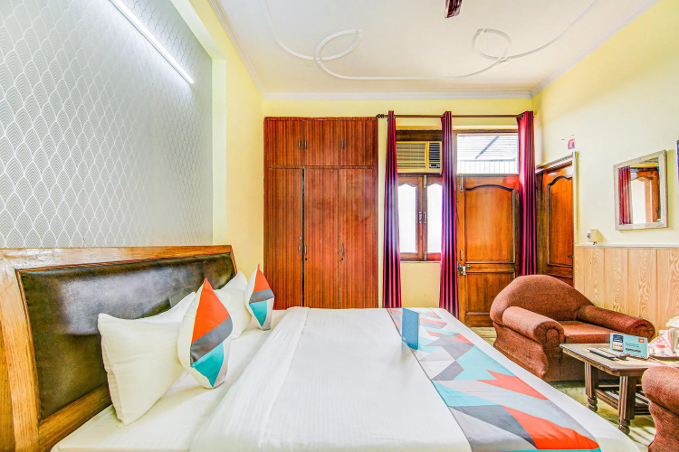 FabHotel The Everest 43