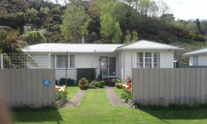 2 Bedrooms Cottage