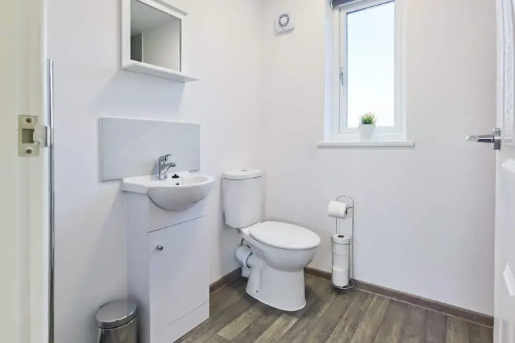 4BR Contractor Accommodation w 4 Bathroom