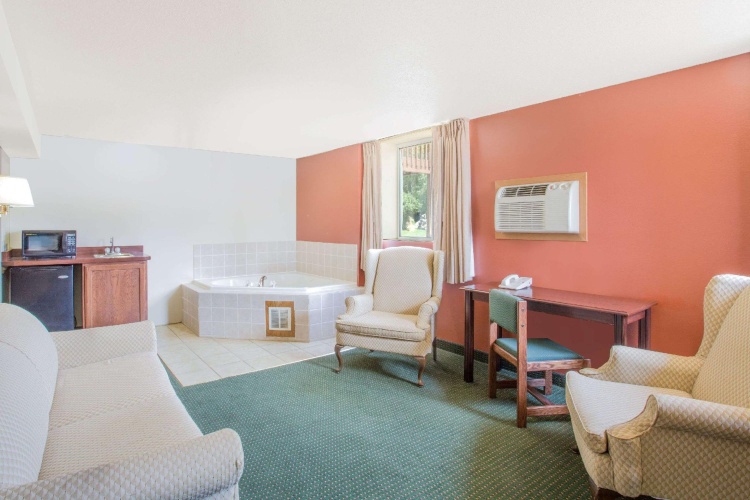 Deluxe Double Suite