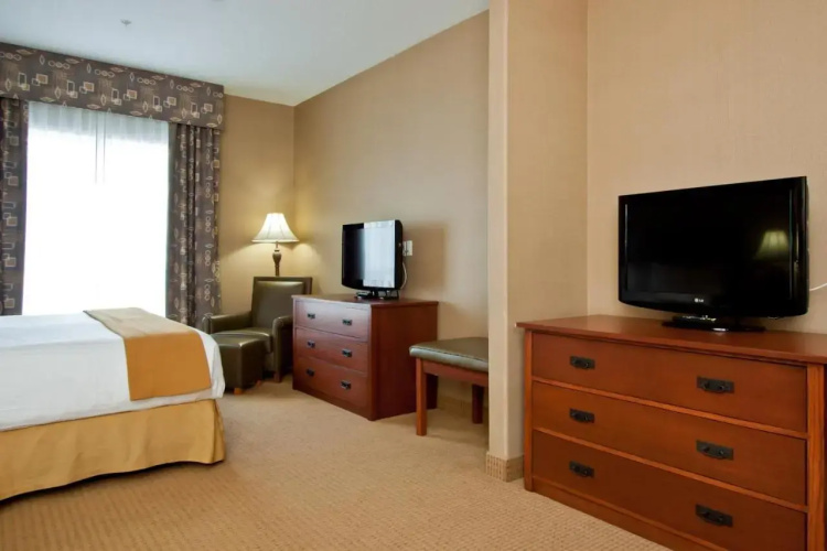 Days Inn & Suites by Wyndham Strathmore