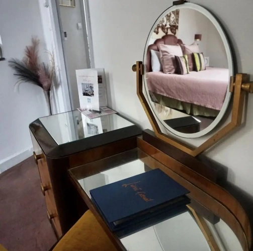 Deluxe Double room with city view