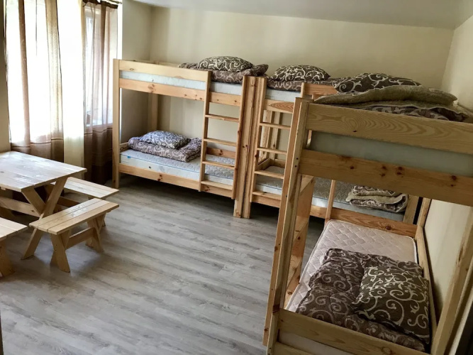 Pid Vysokym Zamkom Hostel
