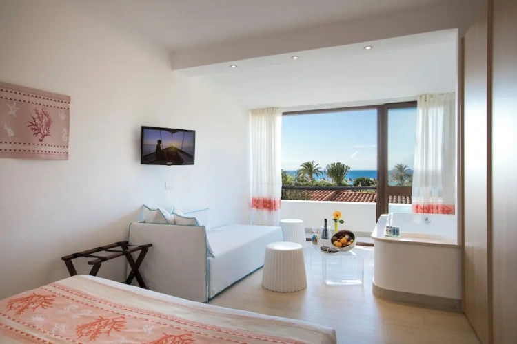 Deluxe Family room with sea view
