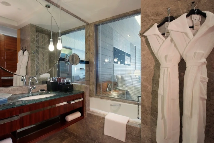 Classic Twin Club room