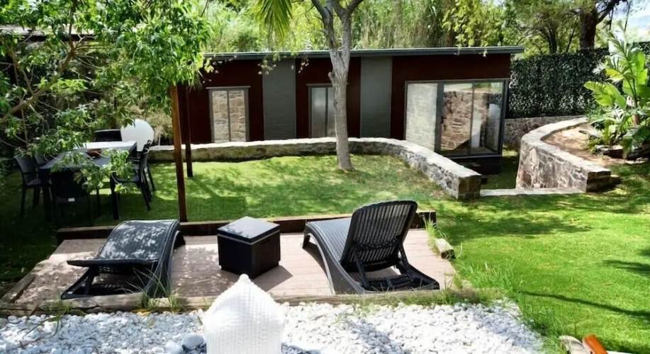 2 Bedrooms Villa