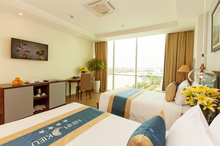 Superior Twin room with river view