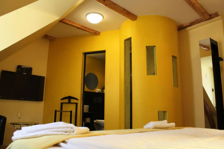 Magles Smiley Inn