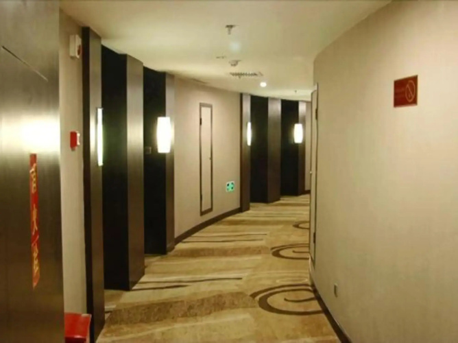 Eastern Kaiyue Business Hotel