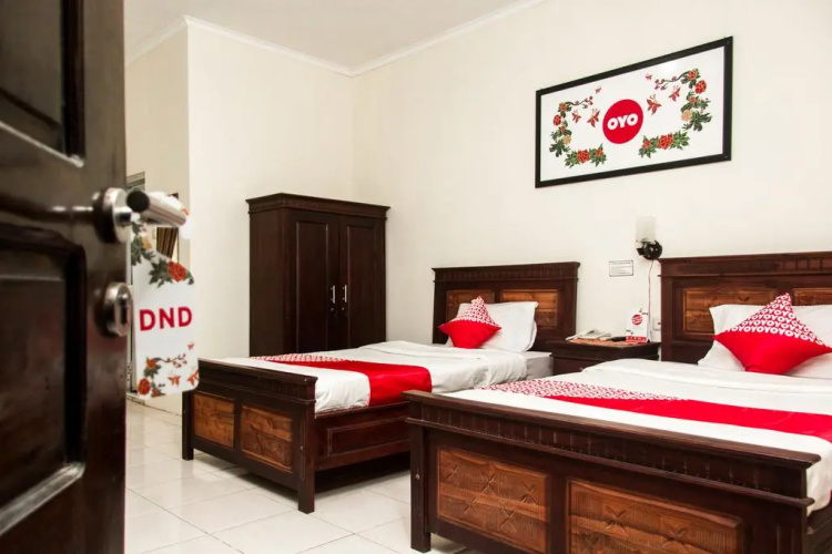 OYO 1069 Hotel New Rajawali