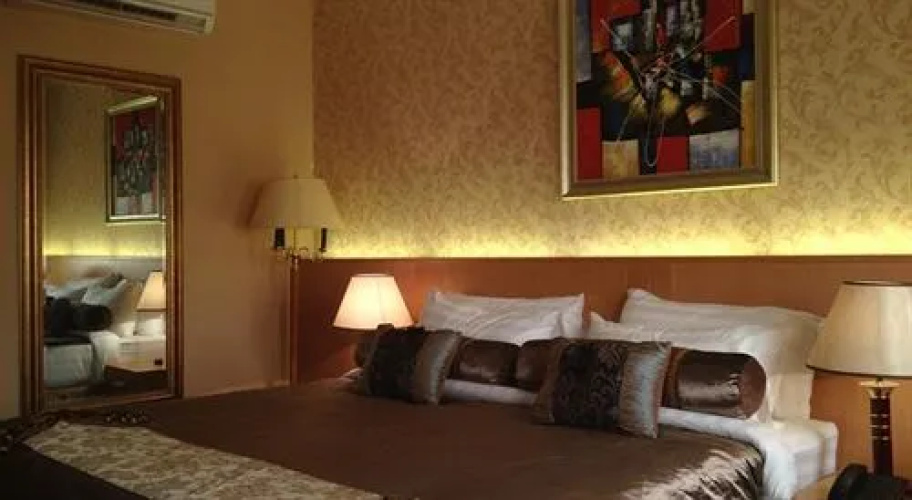 Meral Hotel