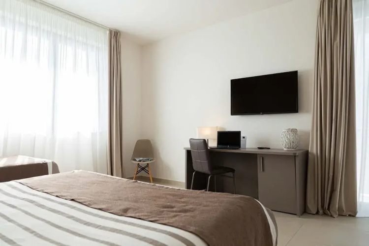 Moma Hotel