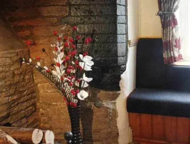 The Crown & Sceptre