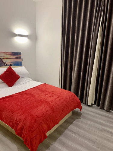 Luxury One Bed Apartment With Parking