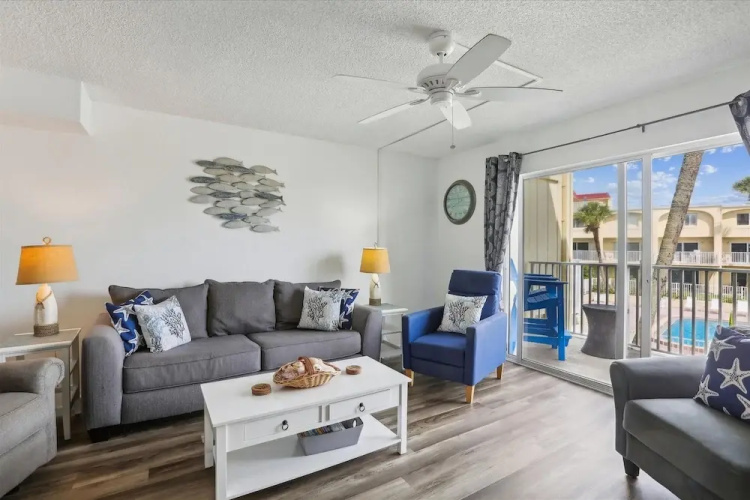 Beachfront Luxe Epic Ocean Views Sleeps 6