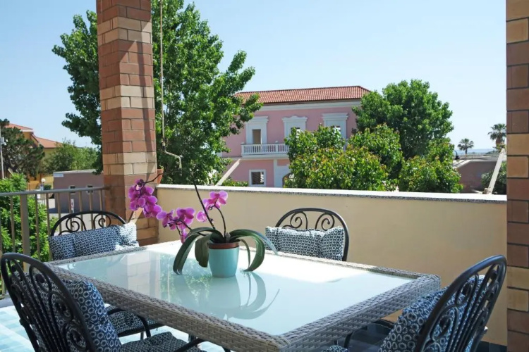 Eleatica Holiday Apartment