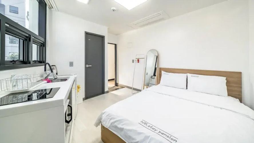 Yeosu Nangmanstay Pension