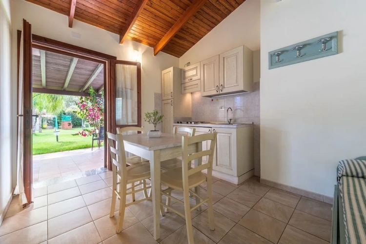 2 Bedrooms Bungalow