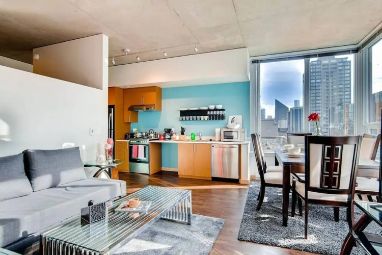 1 Location 2BR Across From Space Needle -vr1